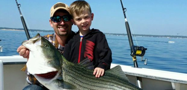 Business Card: Fin Hunter Charter Fishing