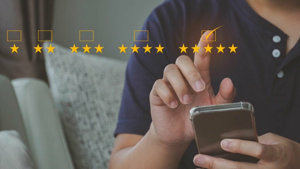 Man giving feedback for ecommerce conversion rate optimization