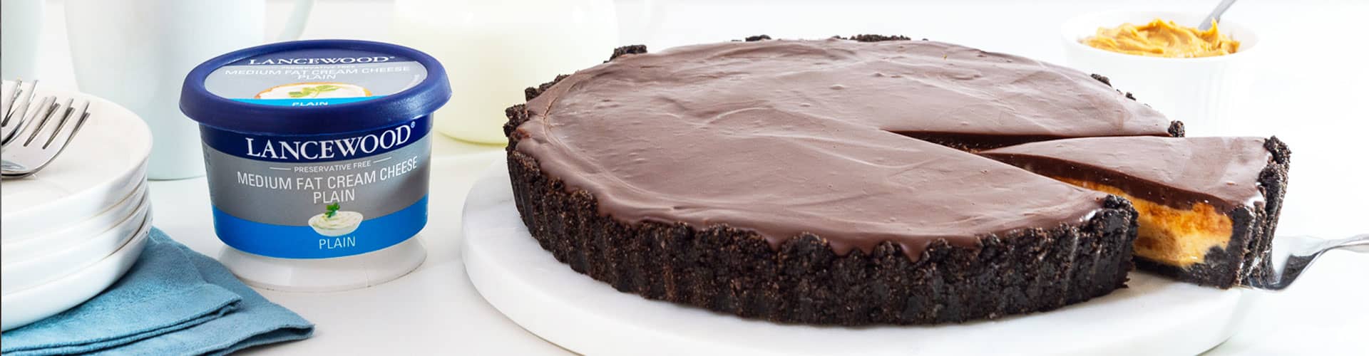 No-bake Dark Chocolate Peanut Butter Pie