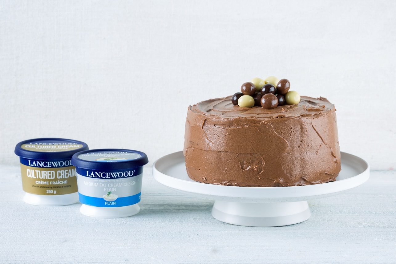 LANCEWOOD® LANCEWOOD® CHOCOLATE CAKE WITH CHOCOLATE CREAM CHEESE