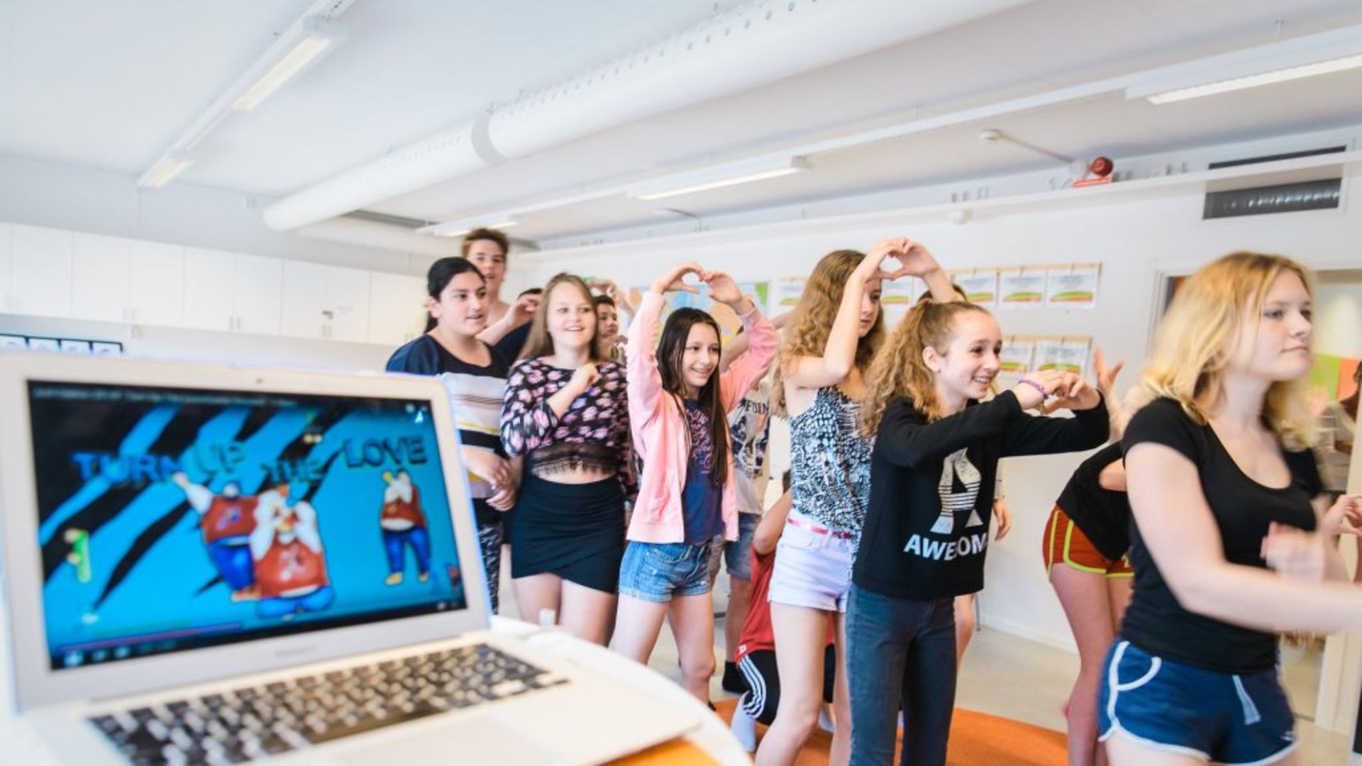 Erlaskolan Östra arrangerar ”Upp och Hoppa-dag” för eleverna