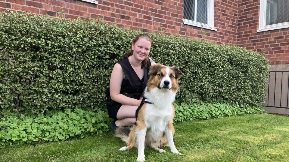 Miranda jobbar med sin hund - Vad gör eleverna efter studenten?