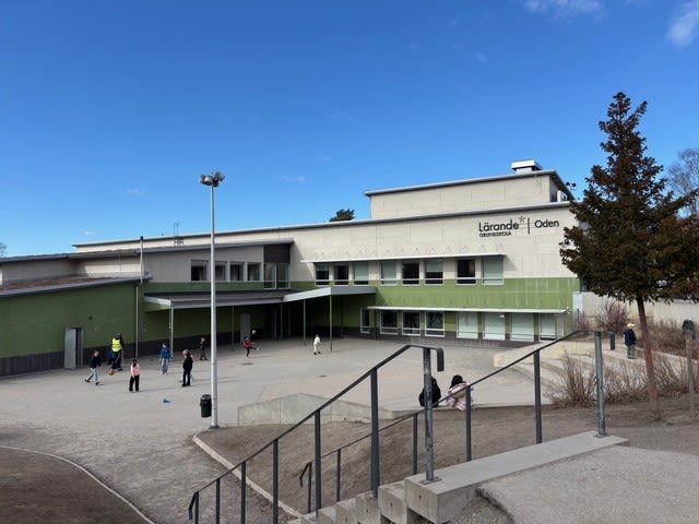 Skolgården i nutid.