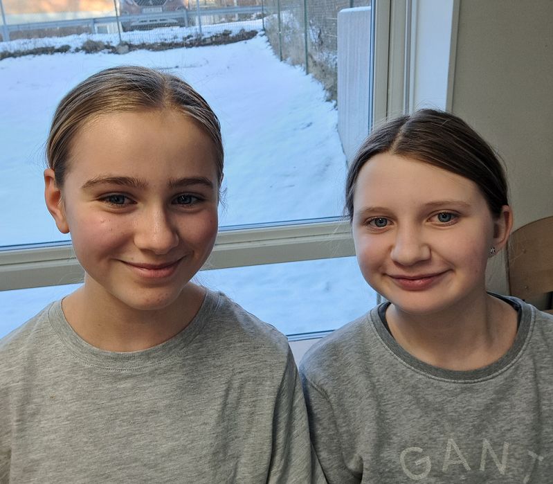 Telma och Liv - två elever från team 5 på Lärande Grundskola Oden som deltog i uppdraget Miljöakuten.