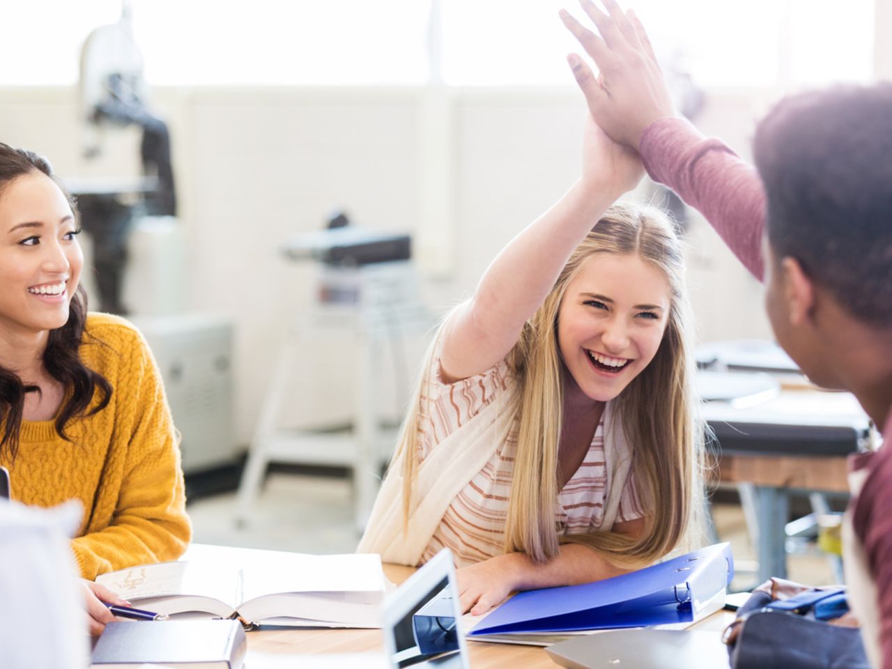 Första eleverna har slutfört unik skolsatsning inom Personlig utveckling och Externa relationer