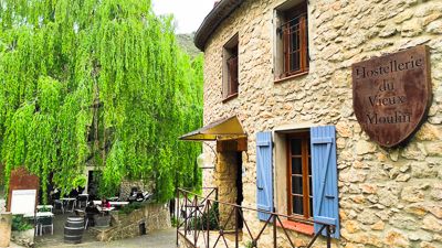 hostellerie-vieux-moulin-2.jpg