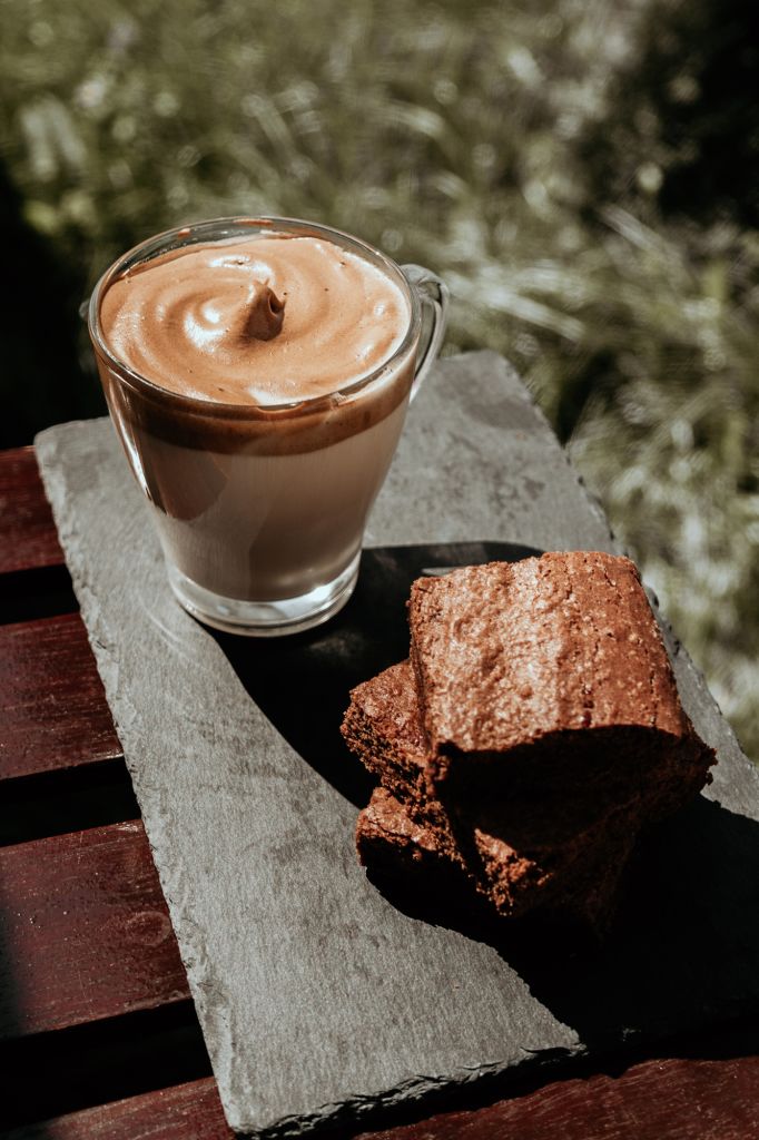 dalgona coffee latte with brownies