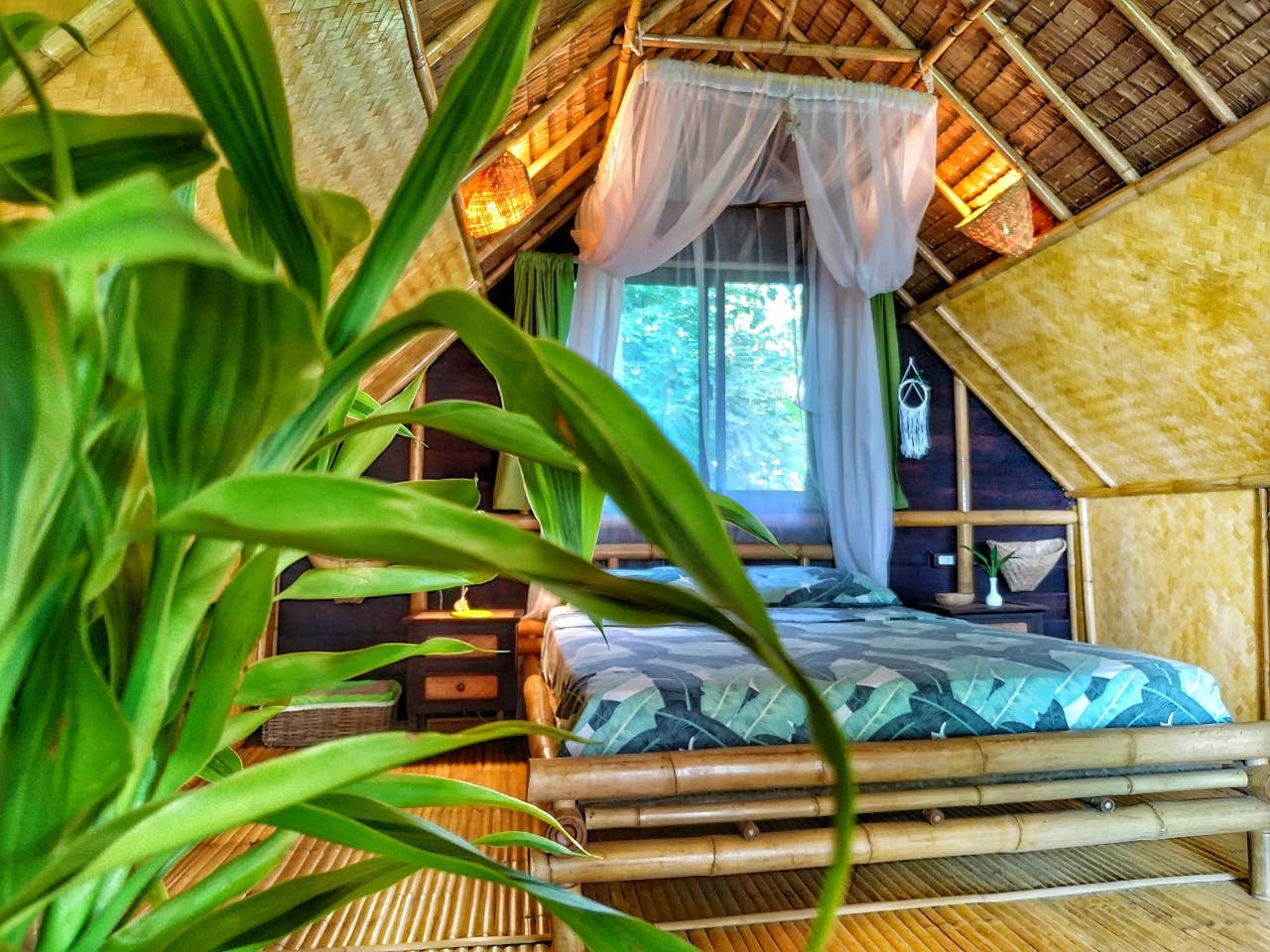 eco-loft thailand bamboo bungalow bedroom