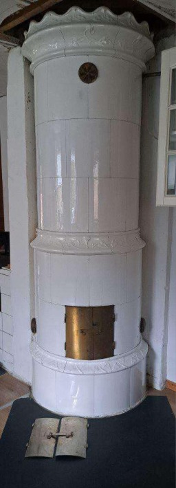 Swedish round jugendstyle stove