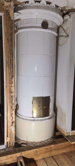 Swedish round newrenaissance stove