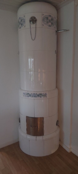 Swedish round jugendstyle stove