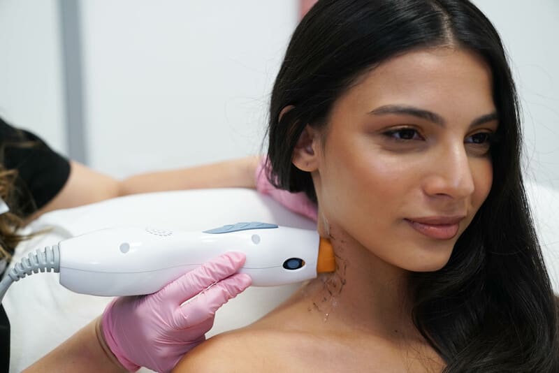 40% Off Your First Thermage Treatment (Select Areas)✢✢