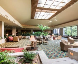 Urlaub Irving im Omni Mandalay Hotel at Las Colinas