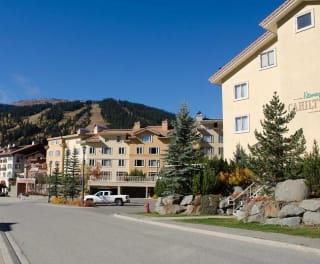 Urlaub Sun Peaks im Sun Peaks Resort - Nancy Greene's Cahilty Hotel & Suites