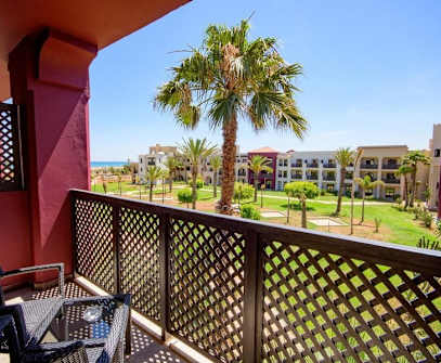 Hotelbild 5 für Oasis Beach & Spa