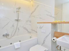 Zimmerbild 33