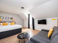 Zimmerbild 6