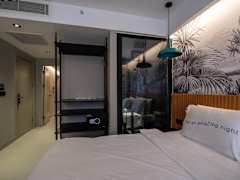 Zimmerbild 6