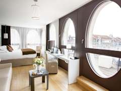 Zimmerbild 8