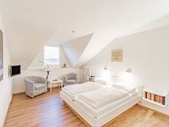 Zimmerbild 24