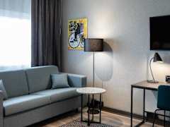 Zimmerbild 13