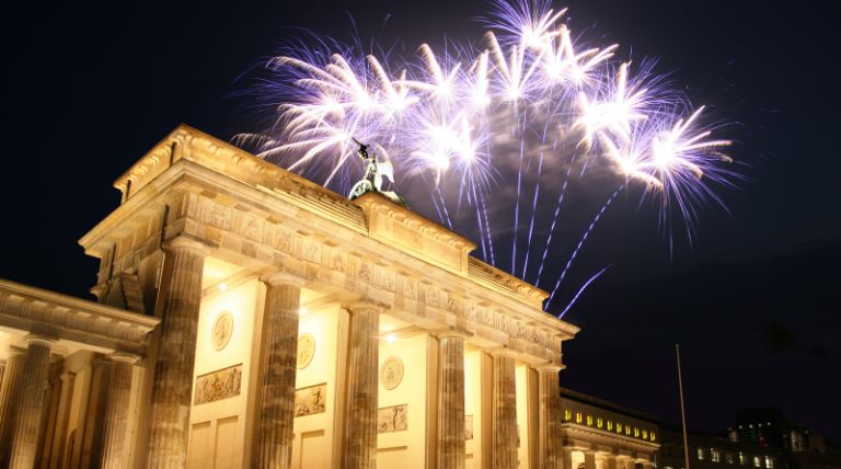 38+ 2021 New Year Breaks Images - World of Watches