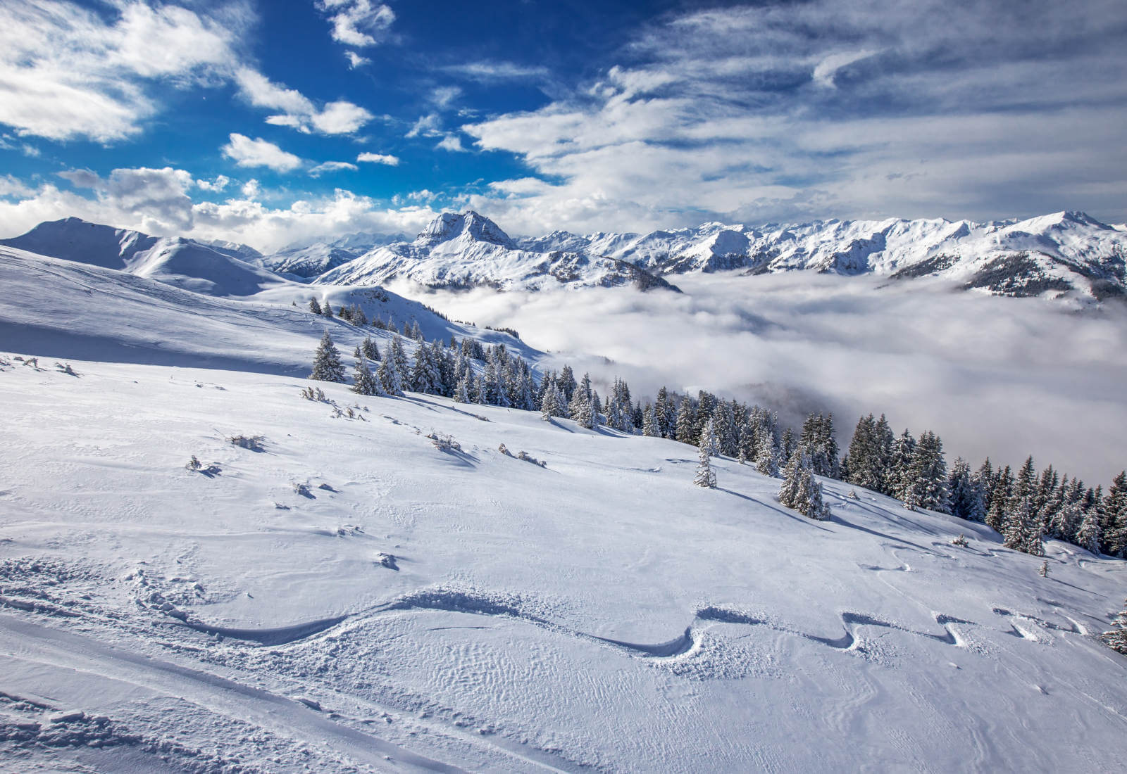 Skiurlaub 2024: günstige Skireisen inkl. Skipass  weg.de