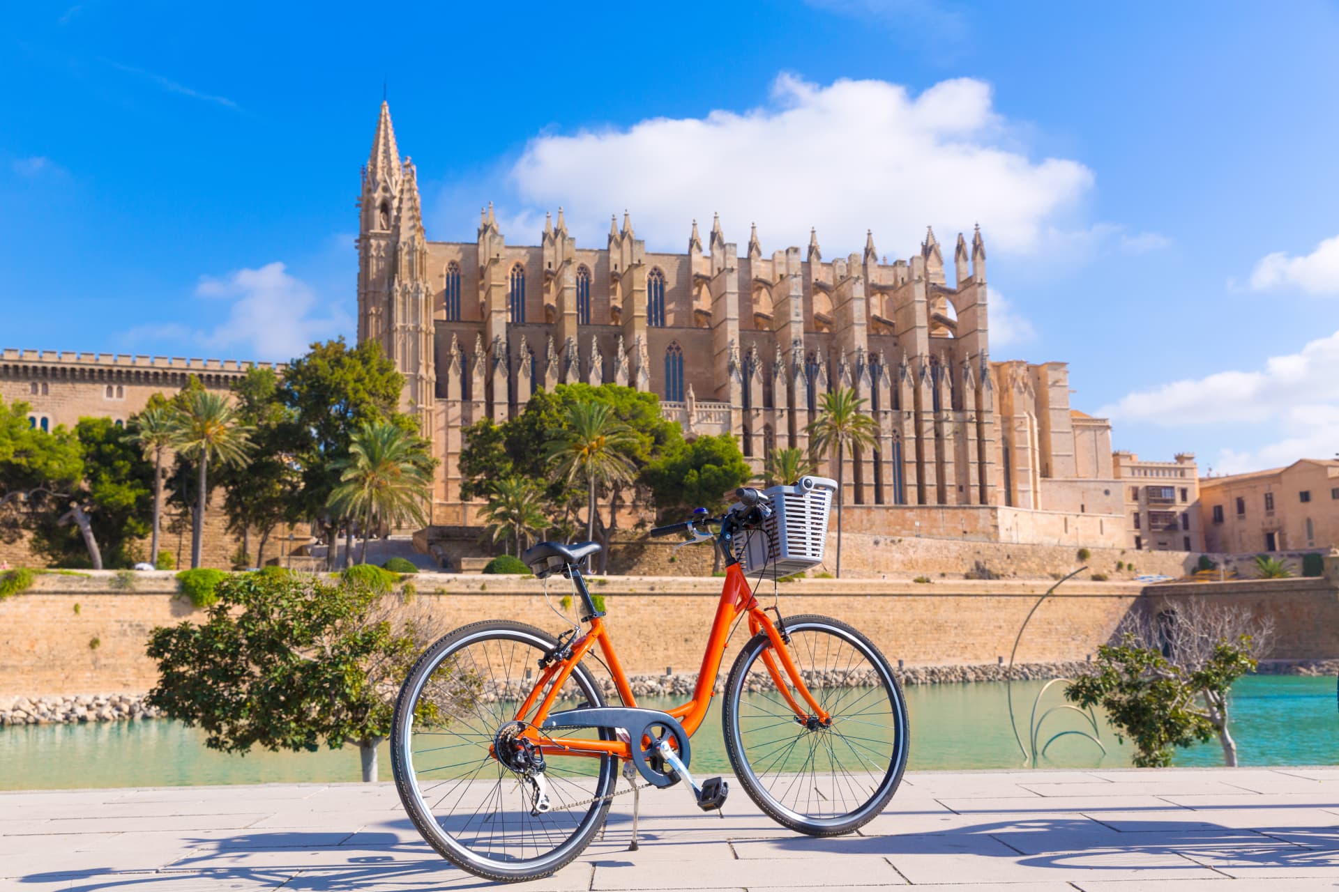 Cycling holidays in Majorca lastminute