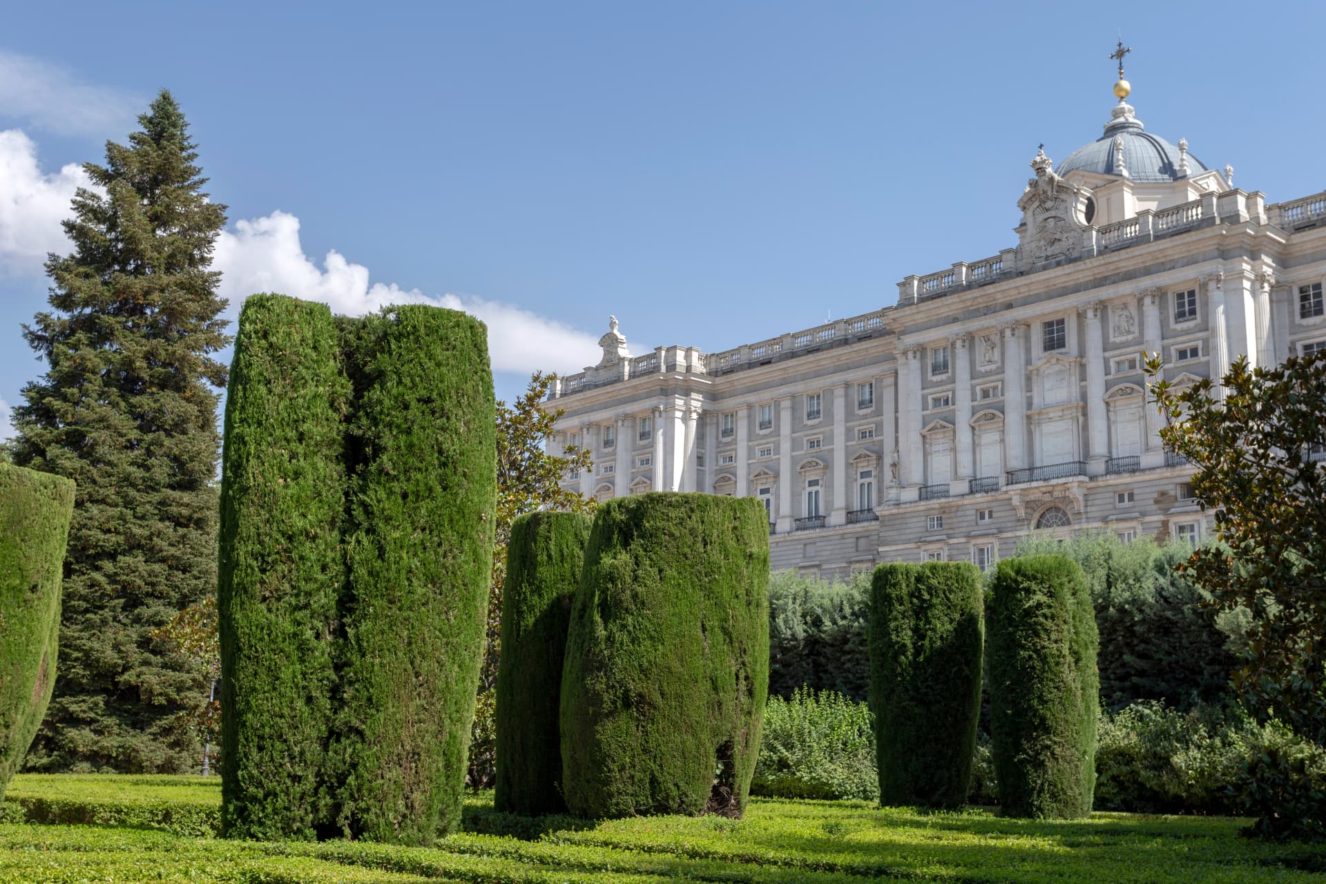 Retiro in Madrid - A Neighbourhood of Vibrant Greenery – Go Guides