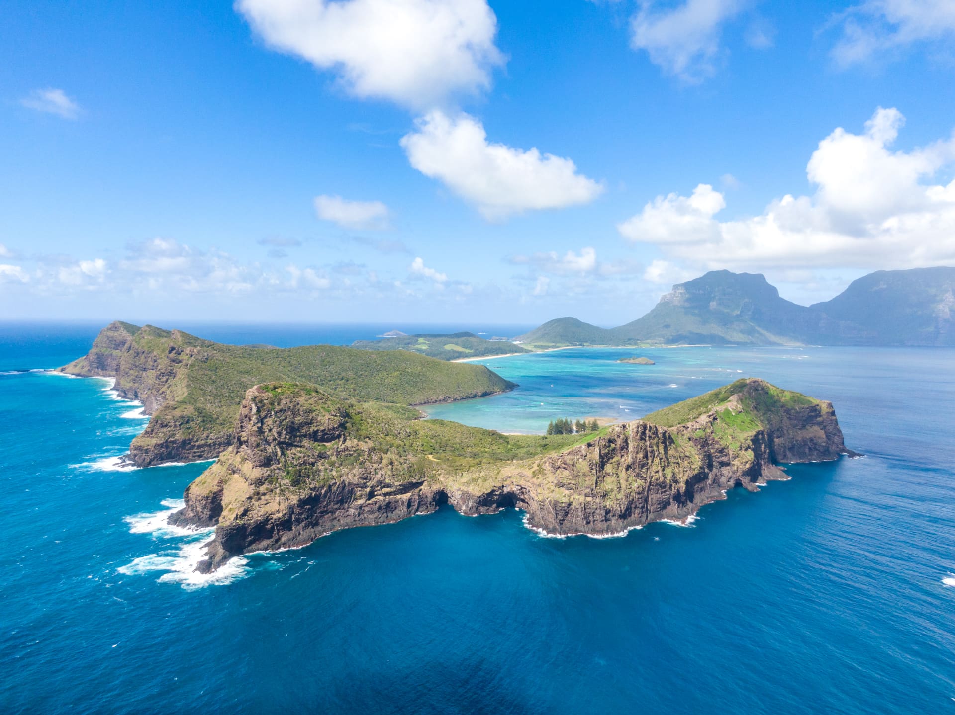 The 14 Best Paradise Islands in the World – Never Ending Footsteps