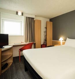 ibis Orly Chevilly Tram 7