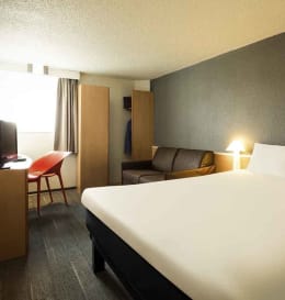 ibis Orly Chevilly Tram 7