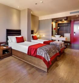 Olivia Plaza Hotel