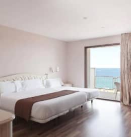 Hotel Roger de Flor by Seleqtta