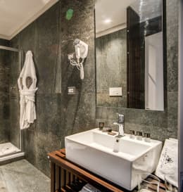 Hotel 77 Seventy-Seven - Maison D'Art Collection