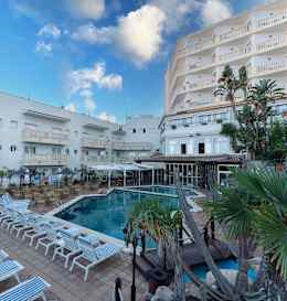 Hotel Alba Seleqtta