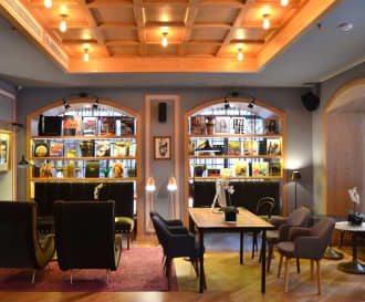 Browns Central Hotel