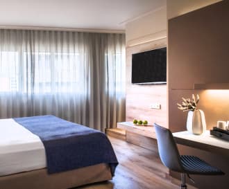 Salles Hotel Pere IV