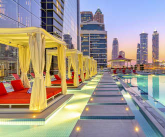 Canal Central Hotel