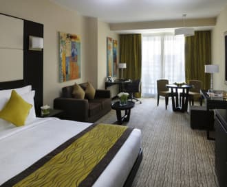 Movenpick Hotel Jumeirah Lakes Towers