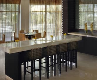 Movenpick Hotel Jumeirah Lakes Towers
