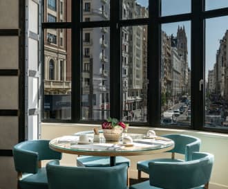 Vincci Capitol Hotel