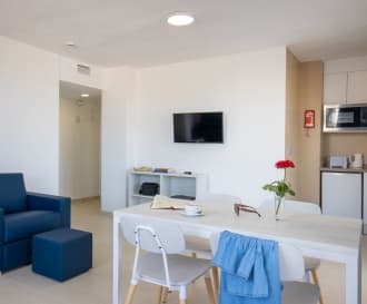 Apartamentos BCL Levante Lux