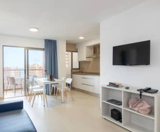 Apartamentos BCL Levante Lux