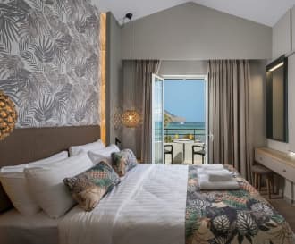 Mare Blue & Suites