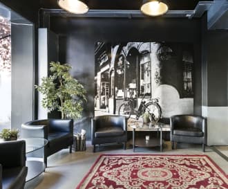 Fira Centric Apartments by gaiarooms