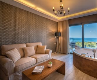 Elegance Luxury Executive Suites - Adults Only