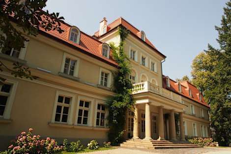 

Dwór Sieraków