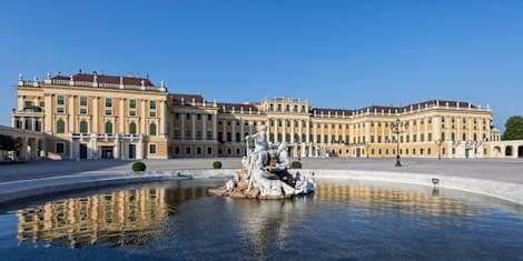 

Schloß Schönbrunn Grand Suite