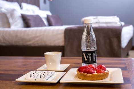 

V Hotel